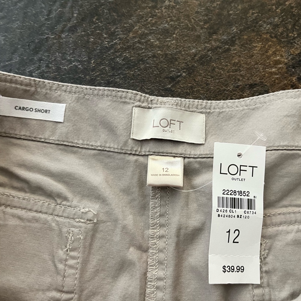 New women’s Loft Outlet tan cotton cuffed cargo shorts. Everyday casual. Size 12 - Picture 5 of 13